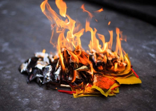 北京老山骨灰堂可以烧纸吗