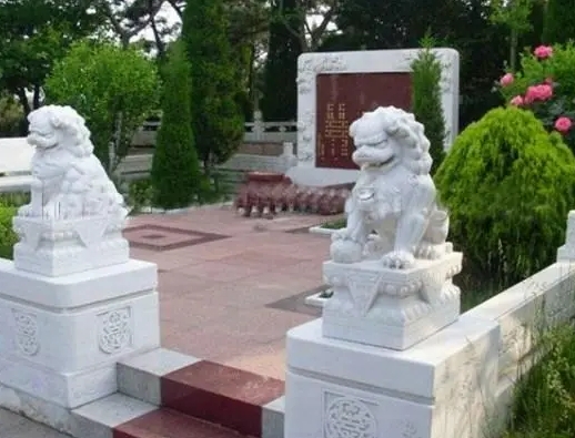 墓地两侧摆石狮子的意义是什么 1.png