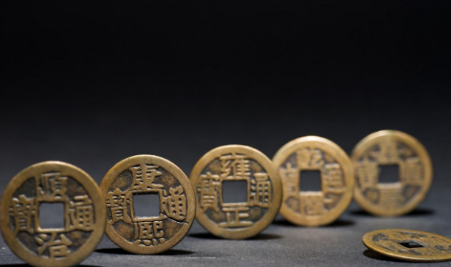 墓穴放铜钱能起什么作用？