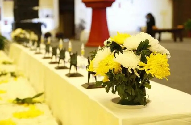 参加追思会需要注意什么？